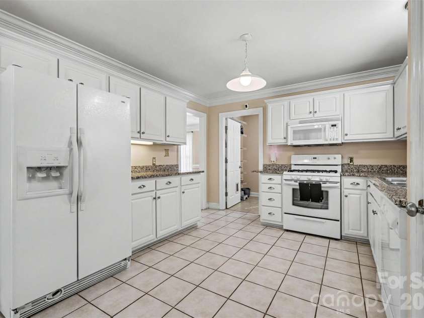 809 Robertson Road, Rock Hill, SC 29730.  MLS# CAR4383556, YatesRealty ID 27129. 