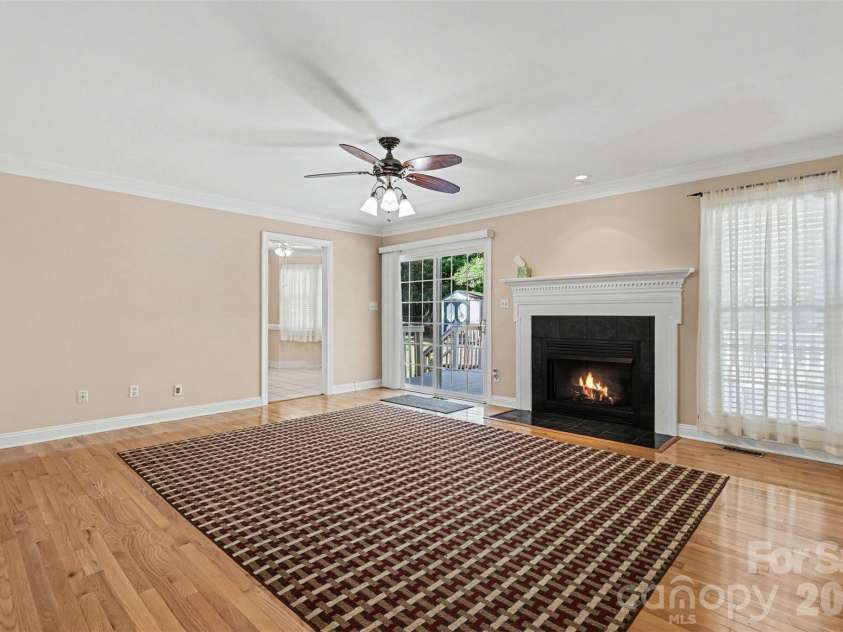 809 Robertson Road, Rock Hill, SC 29730.  MLS# CAR4383556, YatesRealty ID 27129. 