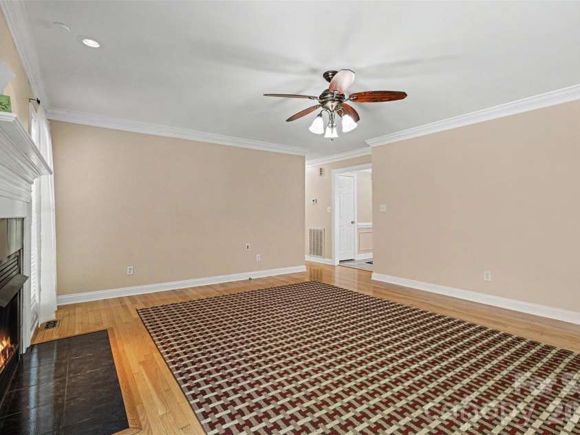 809 Robertson Road, Rock Hill, SC 29730.  MLS# CAR4383556, YatesRealty ID 27129. 