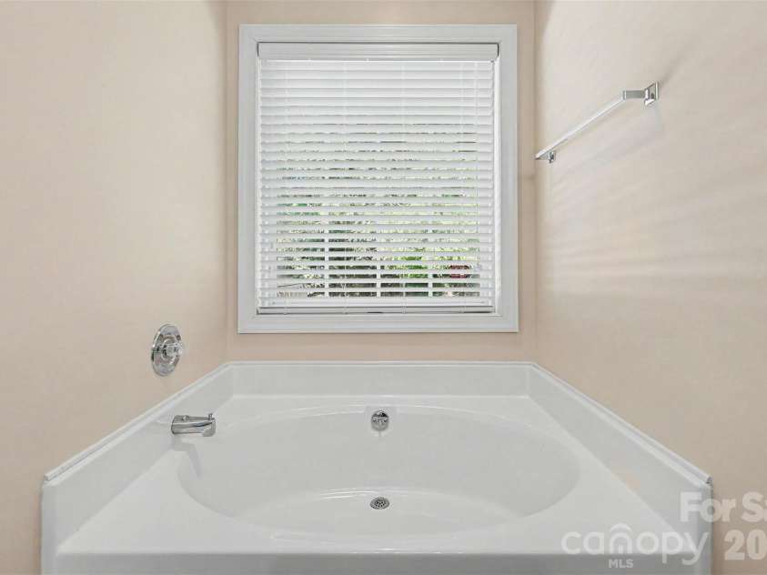809 Robertson Road, Rock Hill, SC 29730.  MLS# CAR4383556, YatesRealty ID 27129. 