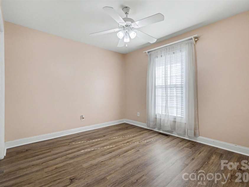 809 Robertson Road, Rock Hill, SC 29730.  MLS# CAR4383556, YatesRealty ID 27129. 
