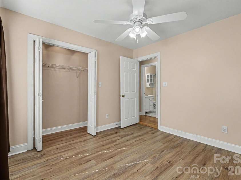 809 Robertson Road, Rock Hill, SC 29730.  MLS# CAR4383556, YatesRealty ID 27129. 