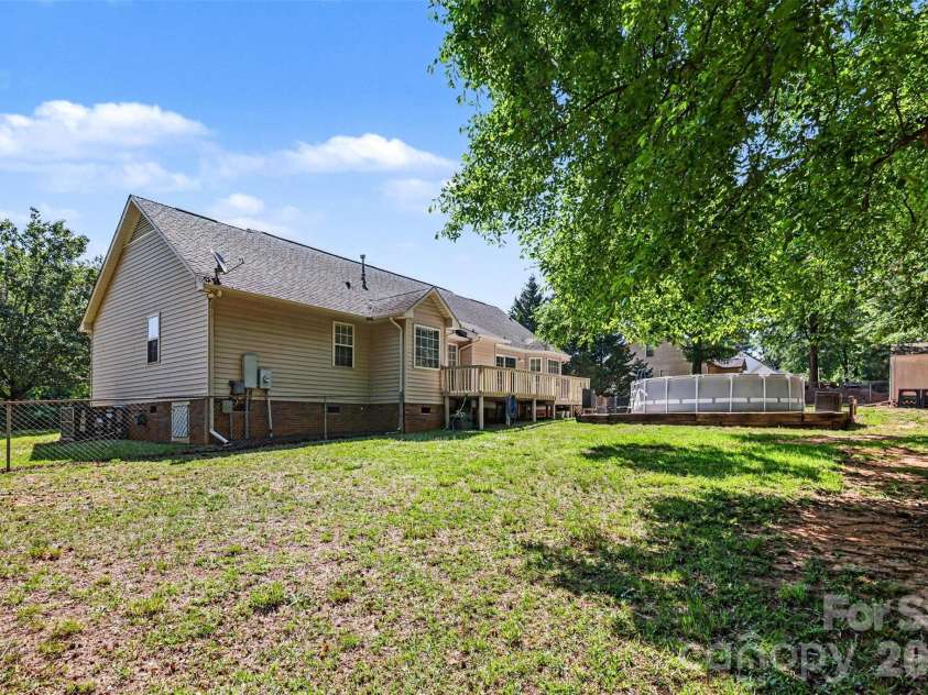 809 Robertson Road, Rock Hill, SC 29730.  MLS# CAR4383556, YatesRealty ID 27129. 