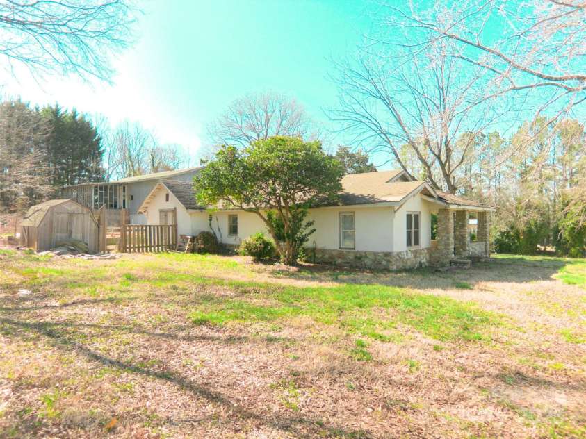 2033 Shelby Road, Kings Mountain, NC 28086.  MLS# CAR4235793, YatesRealty ID 2713. 