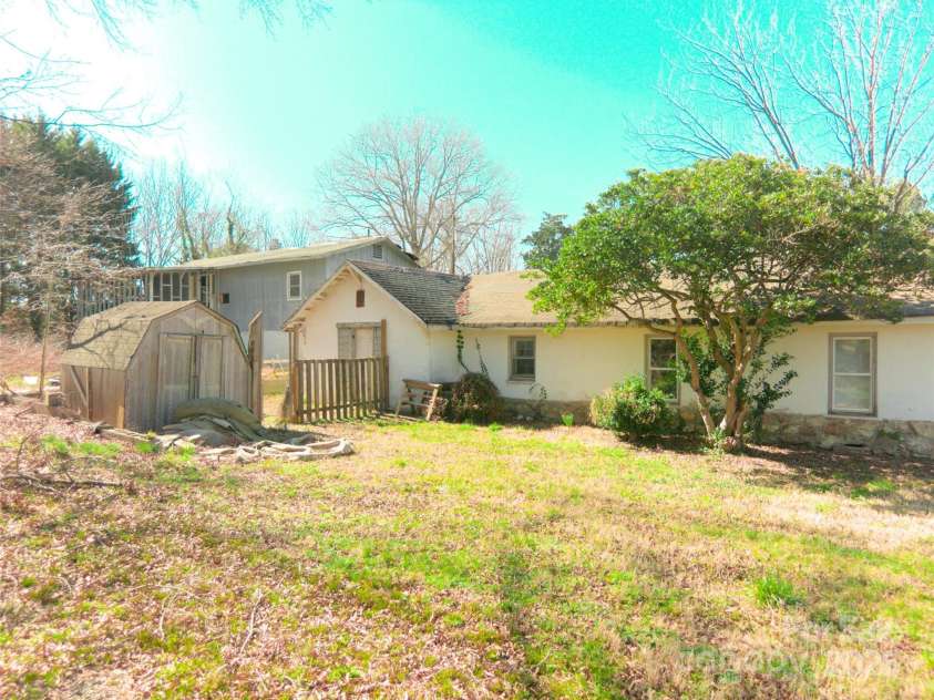 2033 Shelby Road, Kings Mountain, NC 28086.  MLS# CAR4235793, YatesRealty ID 2713. 