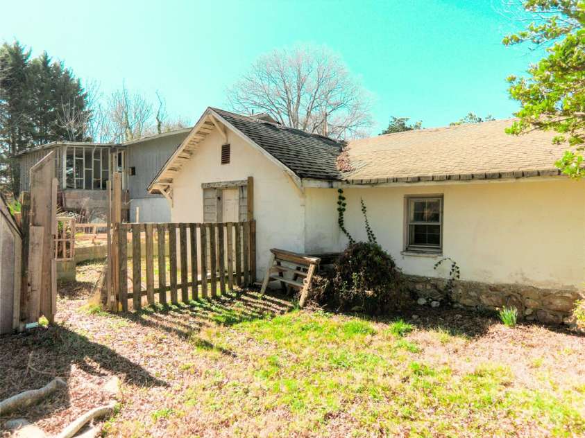 2033 Shelby Road, Kings Mountain, NC 28086.  MLS# CAR4235793, YatesRealty ID 2713. 