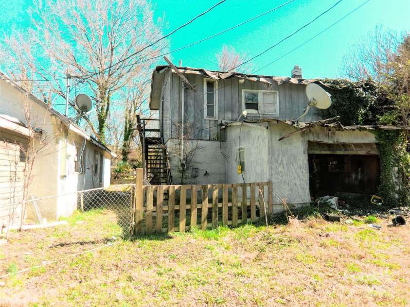 2033 Shelby Road, Kings Mountain, NC 28086.  MLS# CAR4235793, YatesRealty ID 2713. 