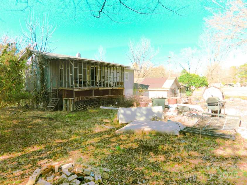 2033 Shelby Road, Kings Mountain, NC 28086.  MLS# CAR4235793, YatesRealty ID 2713. 