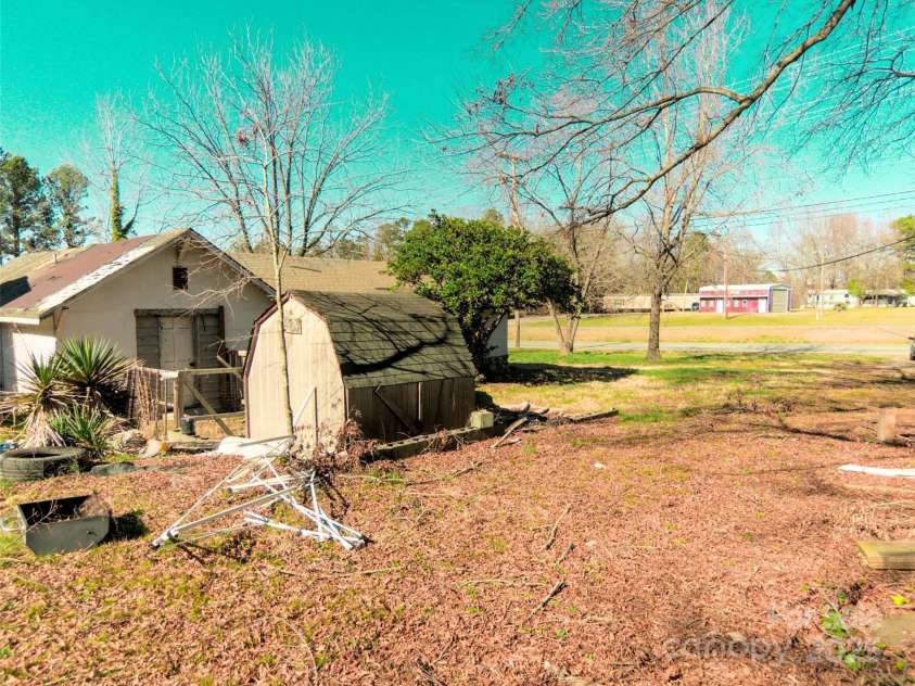 2033 Shelby Road, Kings Mountain, NC 28086.  MLS# CAR4235793, YatesRealty ID 2713. 