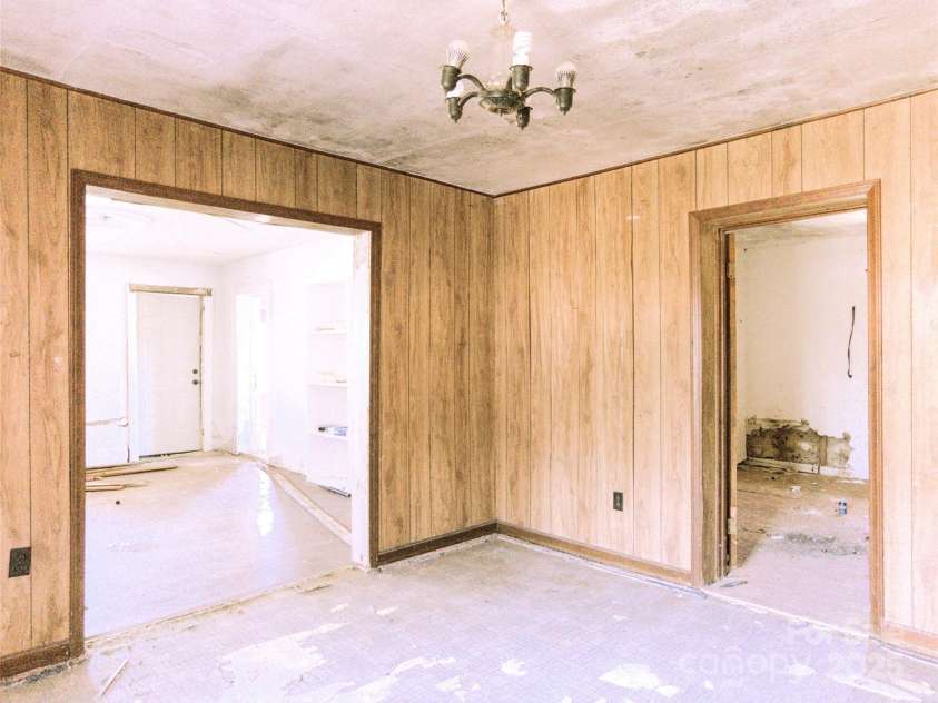 2033 Shelby Road, Kings Mountain, NC 28086.  MLS# CAR4235793, YatesRealty ID 2713. 