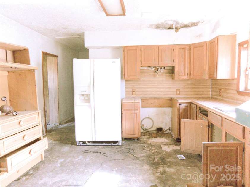 2033 Shelby Road, Kings Mountain, NC 28086.  MLS# CAR4235793, YatesRealty ID 2713. 