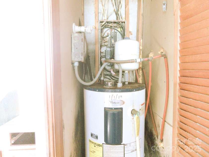 2033 Shelby Road, Kings Mountain, NC 28086.  MLS# CAR4235793, YatesRealty ID 2713. 