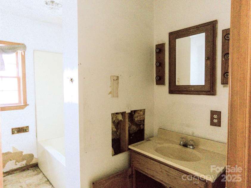 2033 Shelby Road, Kings Mountain, NC 28086.  MLS# CAR4235793, YatesRealty ID 2713. 