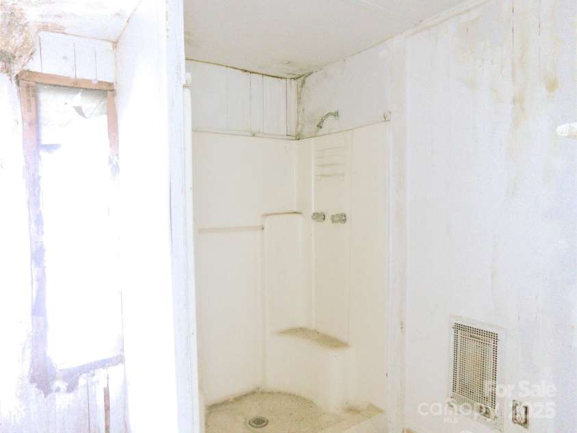 2033 Shelby Road, Kings Mountain, NC 28086.  MLS# CAR4235793, YatesRealty ID 2713. 