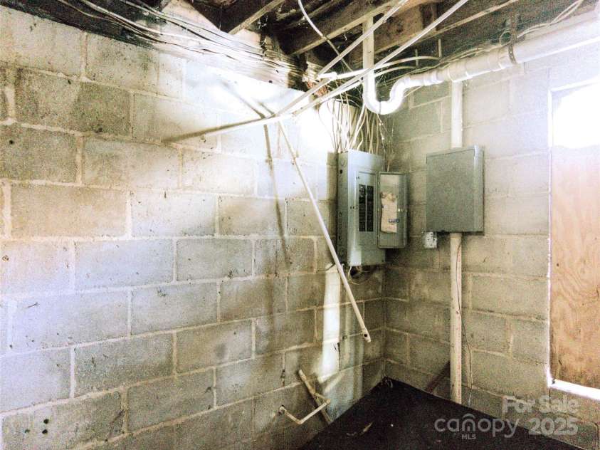 2033 Shelby Road, Kings Mountain, NC 28086.  MLS# CAR4235793, YatesRealty ID 2713. 