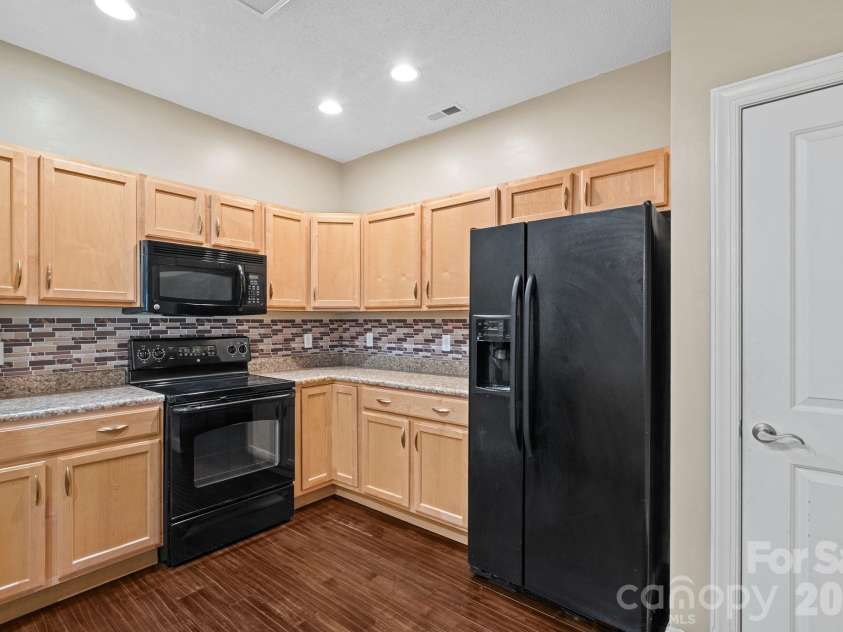 68 Fox Briar Drive, Fletcher, NC 28732.  MLS# CAR4322549, YatesRealty ID 2713. Large kitchen