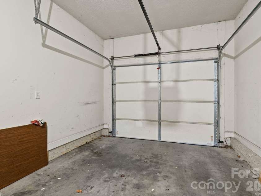 68 Fox Briar Drive, Fletcher, NC 28732.  MLS# CAR4322549, YatesRealty ID 2713. One-car garage