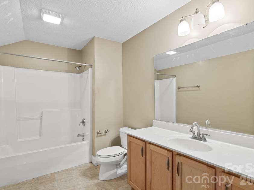 68 Fox Briar Drive, Fletcher, NC 28732.  MLS# CAR4322549, YatesRealty ID 2713. Upstair full bath