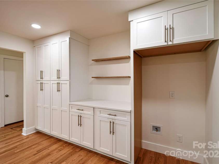 1513 Greenview Place, Charlotte, NC 28208.  MLS# CAR4272147, YatesRealty ID 27130. 