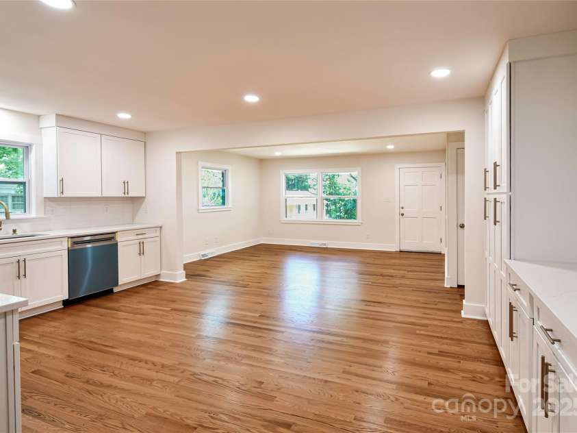 1513 Greenview Place, Charlotte, NC 28208.  MLS# CAR4272147, YatesRealty ID 27130. 