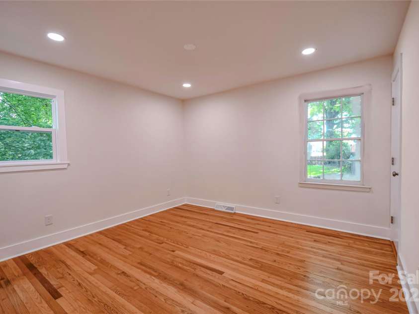 1513 Greenview Place, Charlotte, NC 28208.  MLS# CAR4272147, YatesRealty ID 27130. 