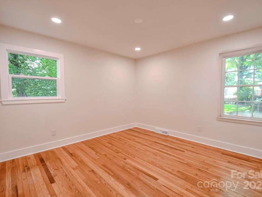 1513 Greenview Place, Charlotte, NC 28208.  MLS# CAR4328630, YatesRealty ID 27130. 