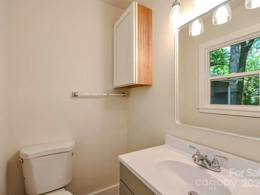 1513 Greenview Place, Charlotte, NC 28208.  MLS# CAR4328630, YatesRealty ID 27130. 