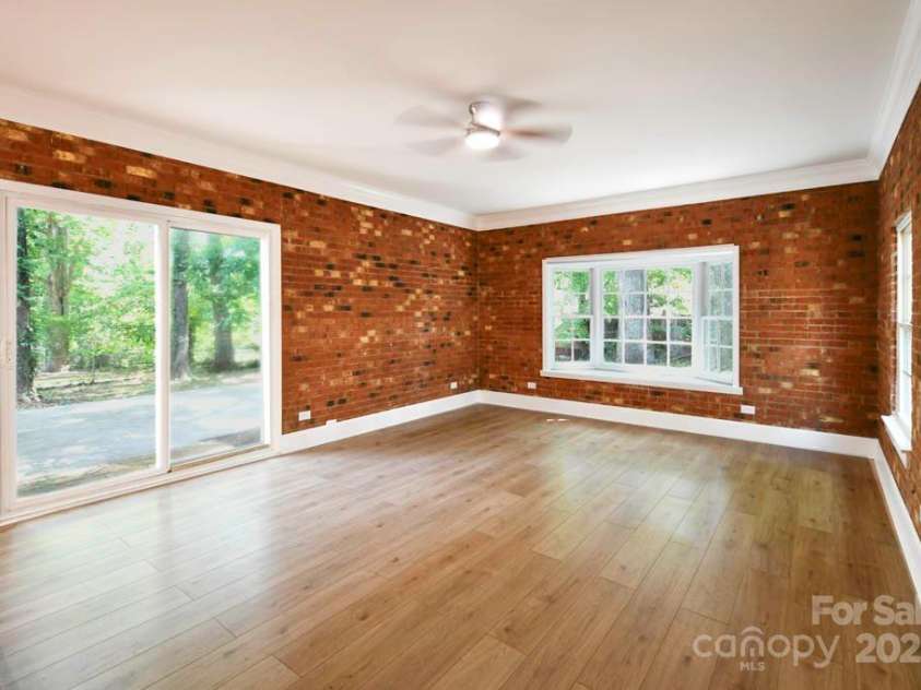 1513 Greenview Place, Charlotte, NC 28208.  MLS# CAR4328630, YatesRealty ID 27130. 