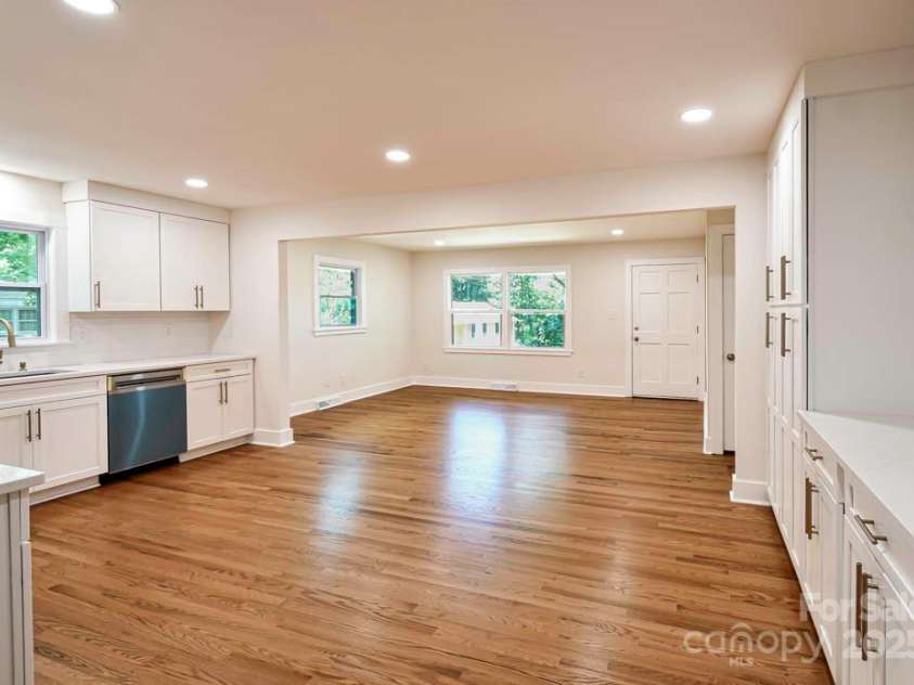 1513 Greenview Place, Charlotte, NC 28208.  MLS# CAR4328630, YatesRealty ID 27130. 