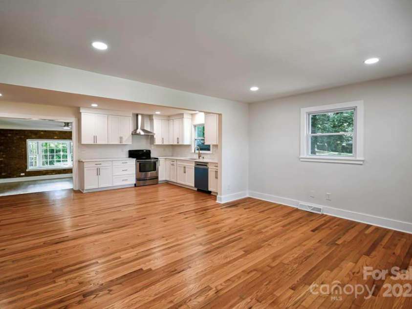 1513 Greenview Place, Charlotte, NC 28208.  MLS# CAR4328630, YatesRealty ID 27130. Virtually staged