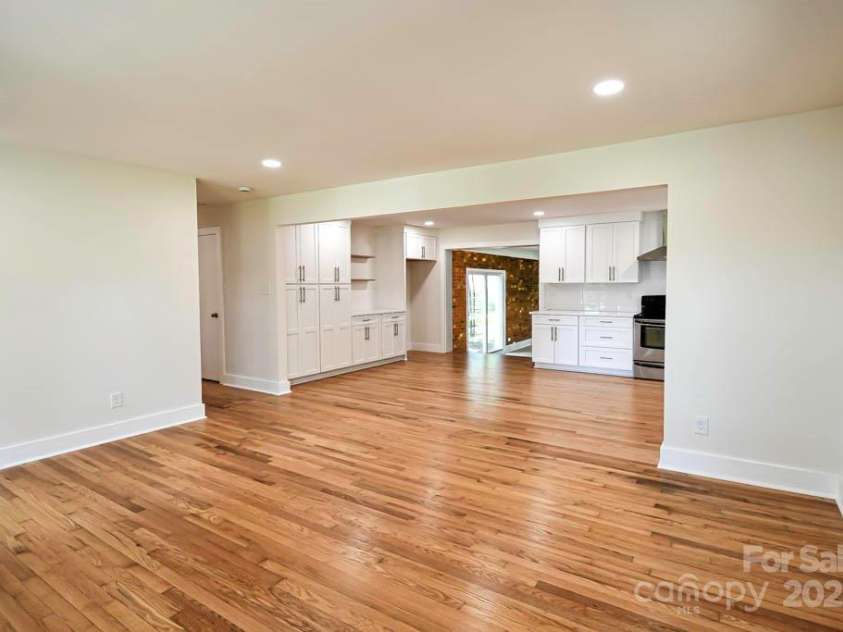 1513 Greenview Place, Charlotte, NC 28208.  MLS# CAR4328630, YatesRealty ID 27130. Virtually staged