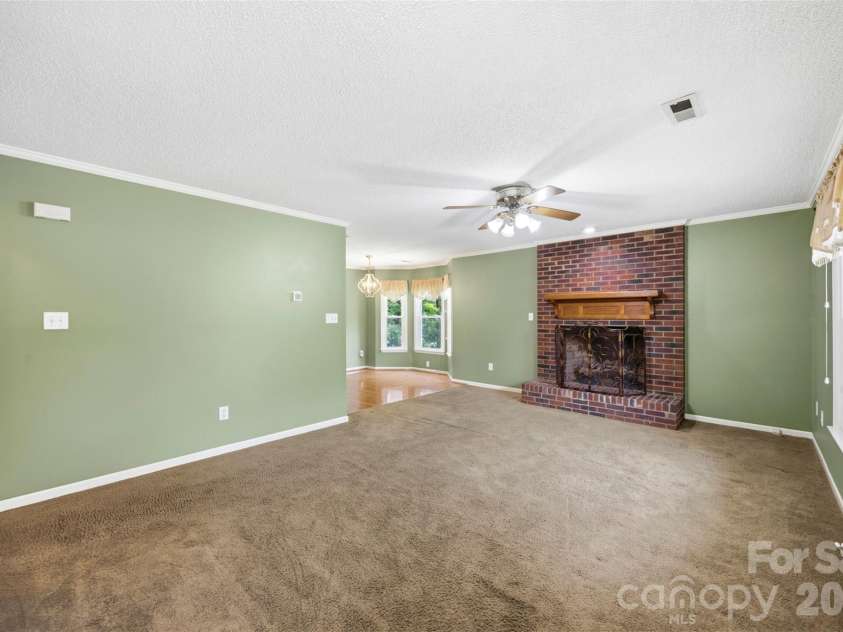 111 Bridgeport Lane, Gastonia, NC 28056.  MLS# CAR4387866, YatesRealty ID 27131. 