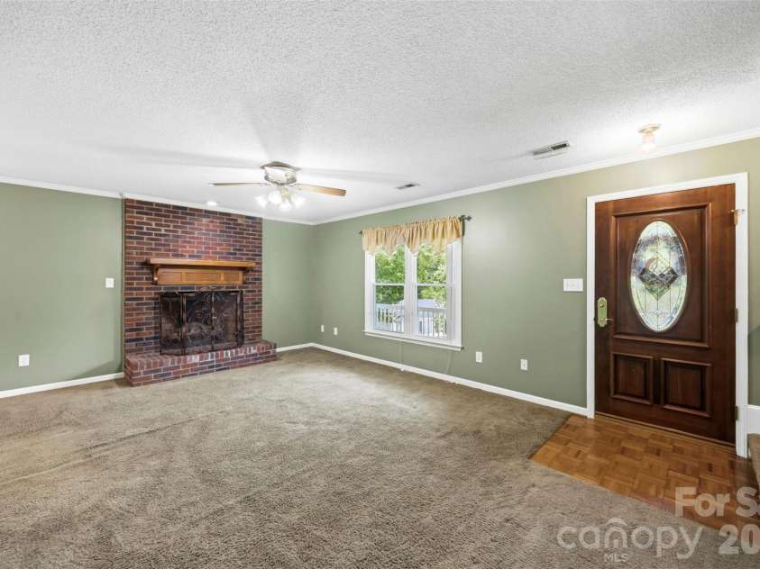 111 Bridgeport Lane, Gastonia, NC 28056.  MLS# CAR4387866, YatesRealty ID 27131. 