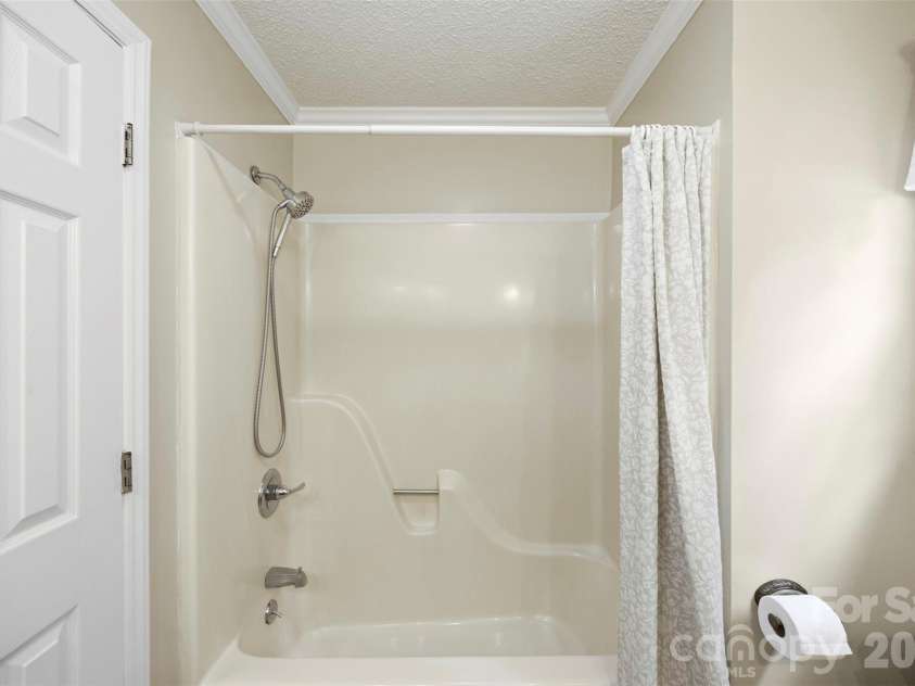 111 Bridgeport Lane, Gastonia, NC 28056.  MLS# CAR4387866, YatesRealty ID 27131. 