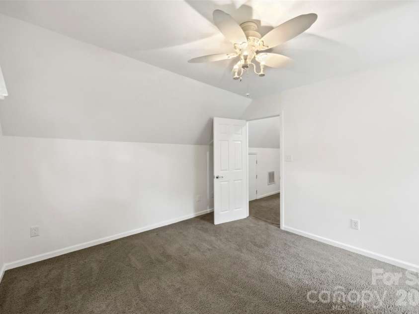 111 Bridgeport Lane, Gastonia, NC 28056.  MLS# CAR4387866, YatesRealty ID 27131. 