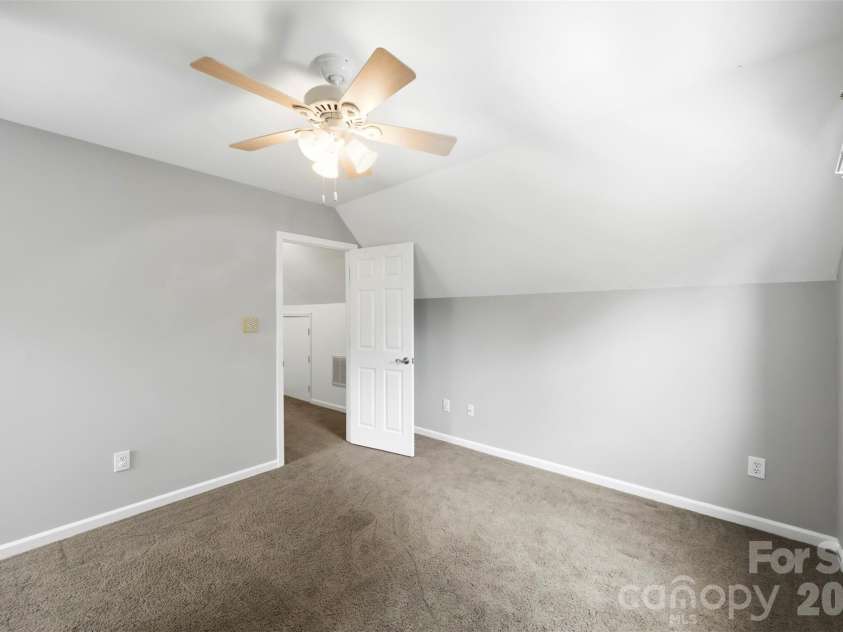 111 Bridgeport Lane, Gastonia, NC 28056.  MLS# CAR4387866, YatesRealty ID 27131. 