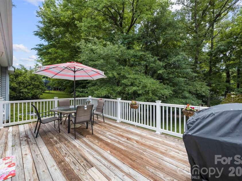 111 Bridgeport Lane, Gastonia, NC 28056.  MLS# CAR4387866, YatesRealty ID 27131. 