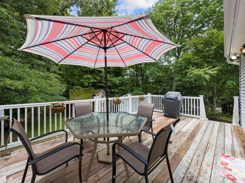 111 Bridgeport Lane, Gastonia, NC 28056.  MLS# CAR4387866, YatesRealty ID 27131. 