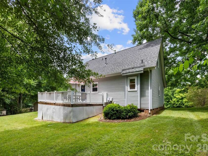 111 Bridgeport Lane, Gastonia, NC 28056.  MLS# CAR4387866, YatesRealty ID 27131. 