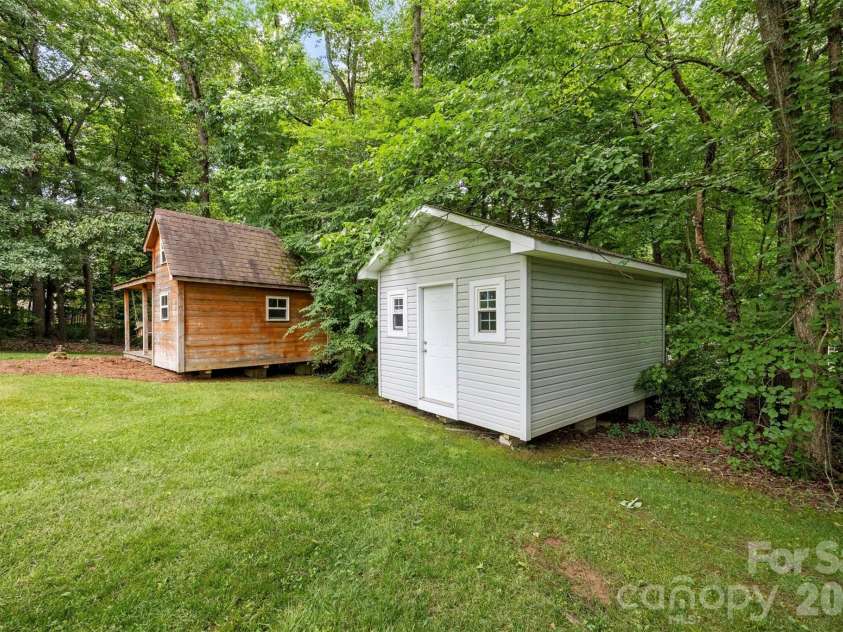 111 Bridgeport Lane, Gastonia, NC 28056.  MLS# CAR4387866, YatesRealty ID 27131. 