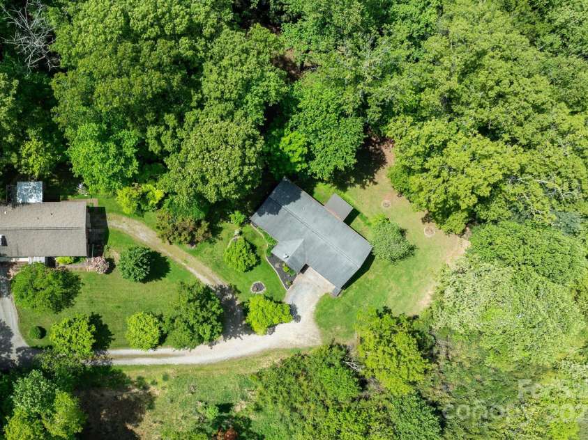 33 & 34 Grandview Court, Asheville, NC 28806.  MLS# CAR4277242, YatesRealty ID 27132. Side By Side