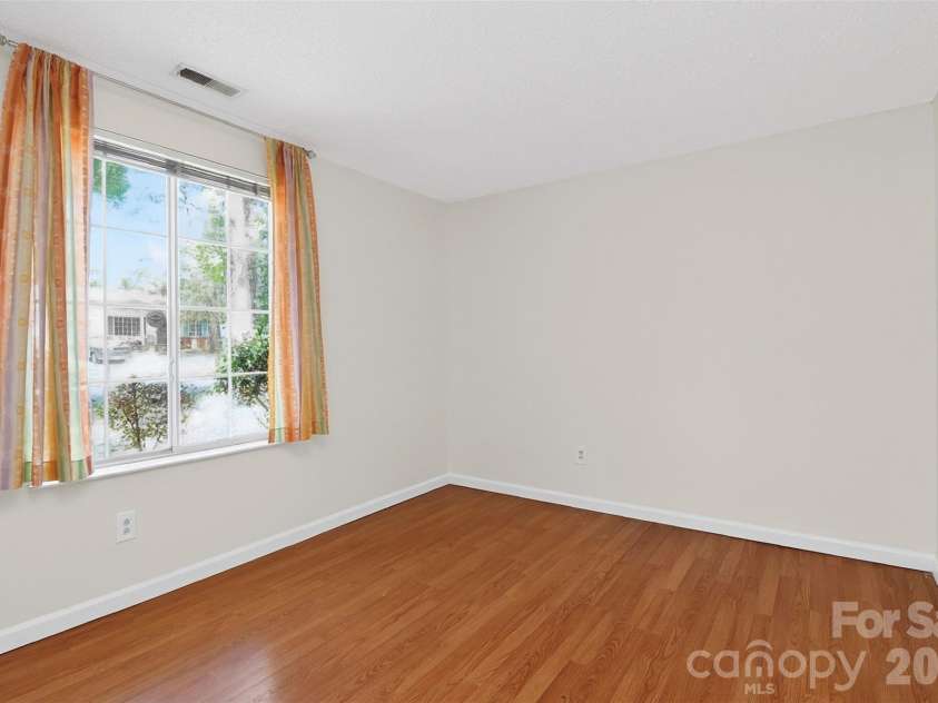 5112 Split Oak Drive, Charlotte, NC 28227.  MLS# CAR4383159, YatesRealty ID 27133. 