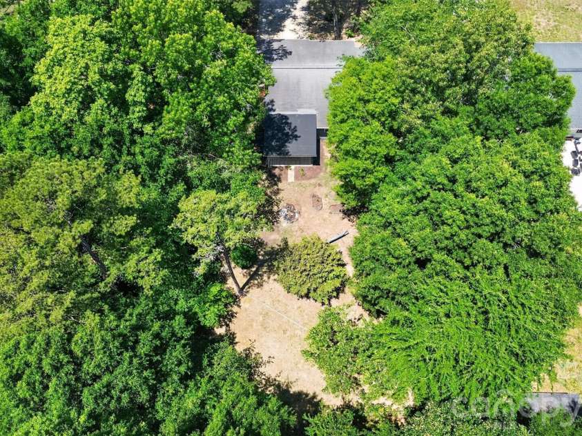 5112 Split Oak Drive, Charlotte, NC 28227.  MLS# CAR4383159, YatesRealty ID 27133. 