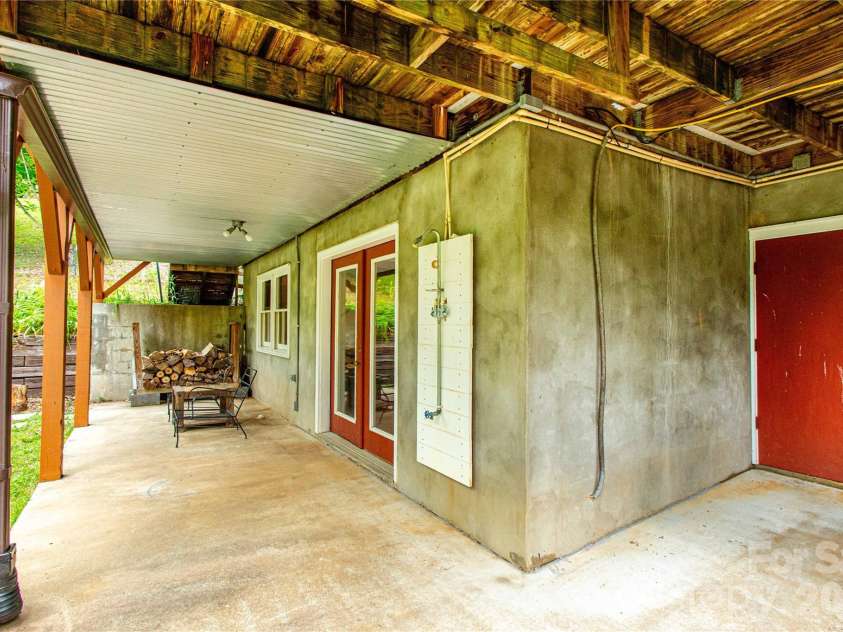 658 Tilley Creek Road, Cullowhee, NC 28723.  MLS# CAR4382702, YatesRealty ID 27134. 