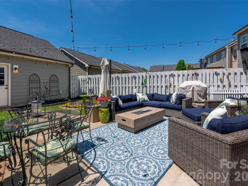 20114 Lamp Lighters Way, Cornelius, NC 28031.  MLS# CAR4380618, YatesRealty ID 27135. 