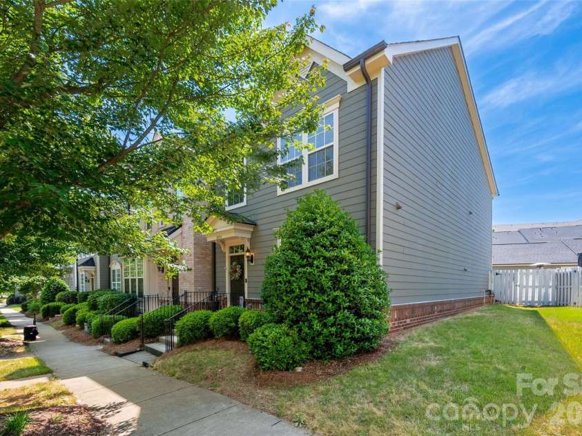 20114 Lamp Lighters Way, Cornelius, NC 28031.  MLS# CAR4380618, YatesRealty ID 27135. End Unit