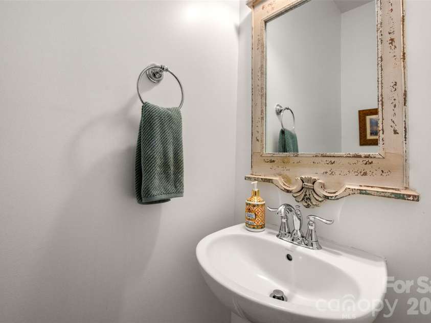 20114 Lamp Lighters Way, Cornelius, NC 28031.  MLS# CAR4380618, YatesRealty ID 27135. Half Bath