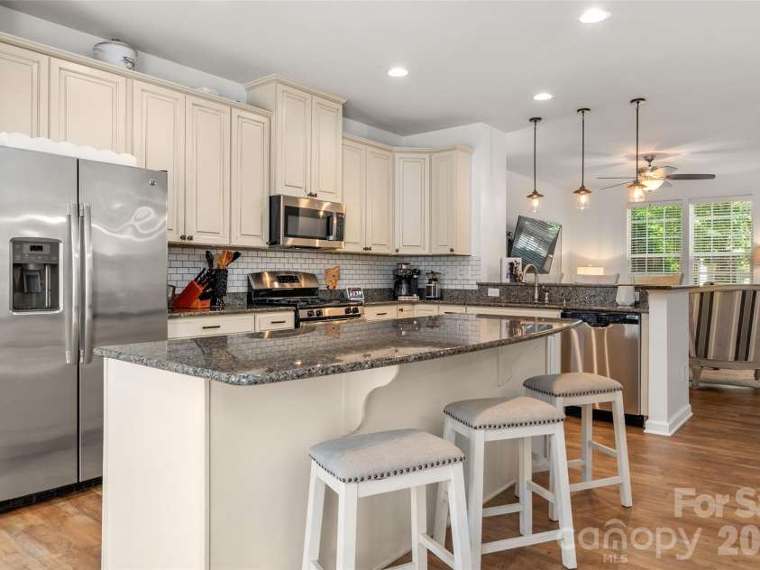 20114 Lamp Lighters Way, Cornelius, NC 28031.  MLS# CAR4380618, YatesRealty ID 27135. Kitchen