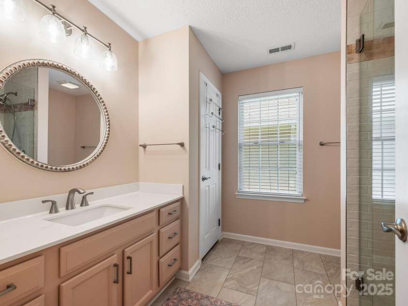 20 Fairway View Court, Etowah, NC 28729.  MLS# CAR4266662, YatesRealty ID 27136. 