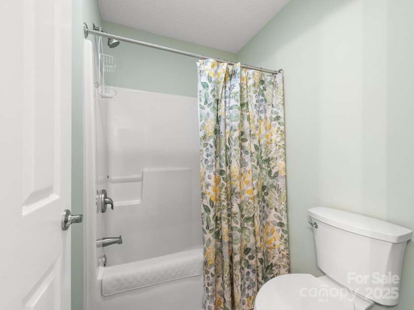 20 Fairway View Court, Etowah, NC 28729.  MLS# CAR4266662, YatesRealty ID 27136. 